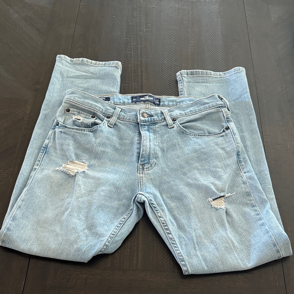 Hollister Men's Slim Jeans in Light Blue 31W x 32L - Picture 2 of 7
